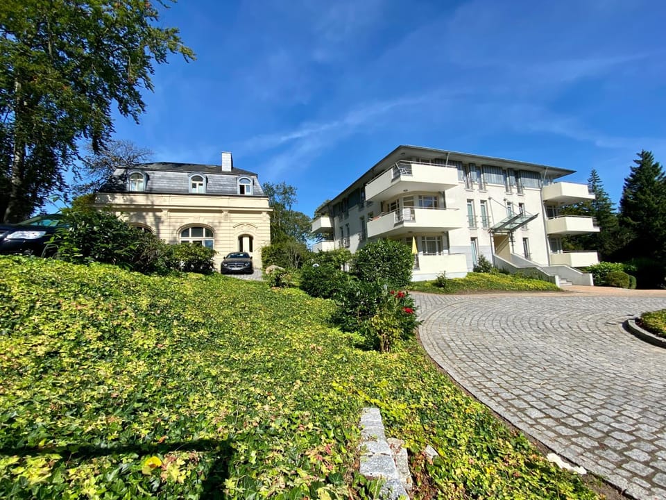 Property building, Garden view, Area and facilities