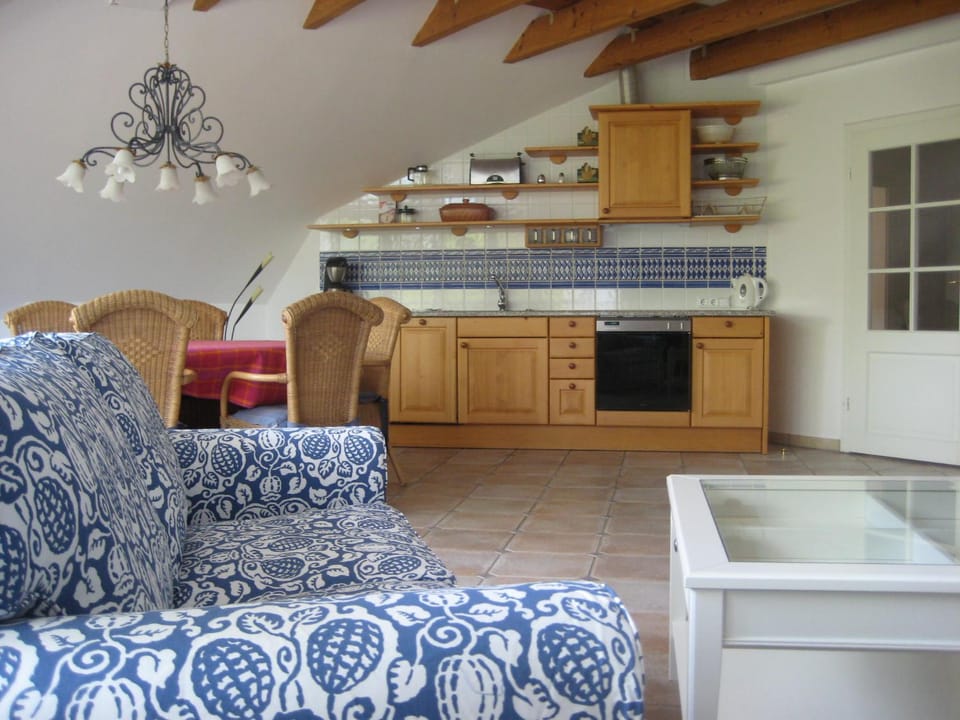 Kitchen or kitchenette, Living room, Seating area
