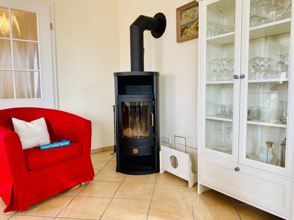 Living room, Decorative detail, Seating area, internet