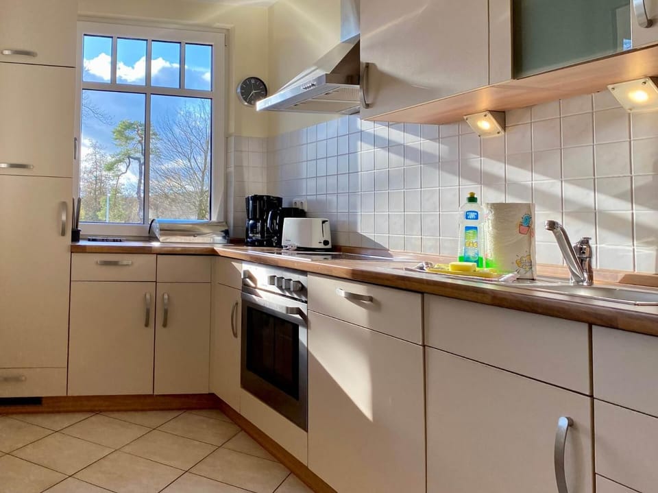 Coffee/tea facilities, kitchen