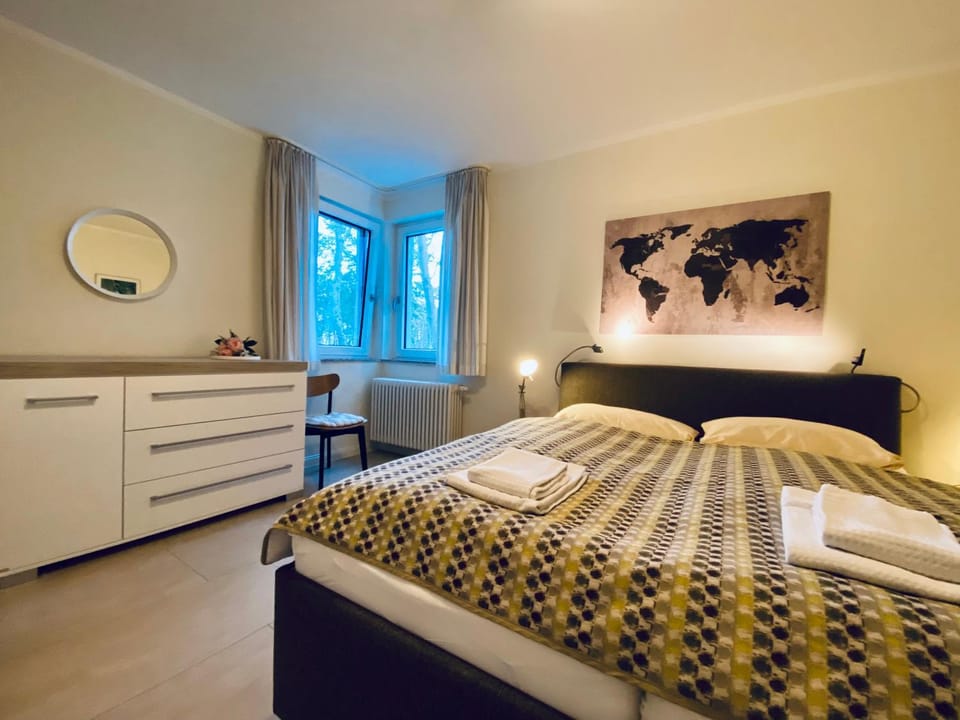 Bed, Photo of the whole room, Bedroom, wardrobe