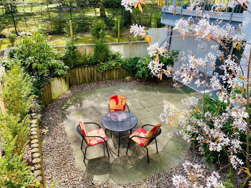 Spring, Balcony/Terrace, Dining area