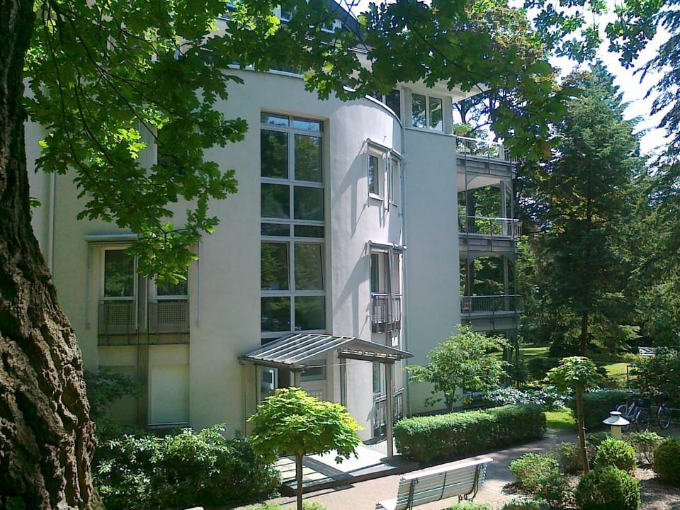 Property building, Facade/entrance, Garden view