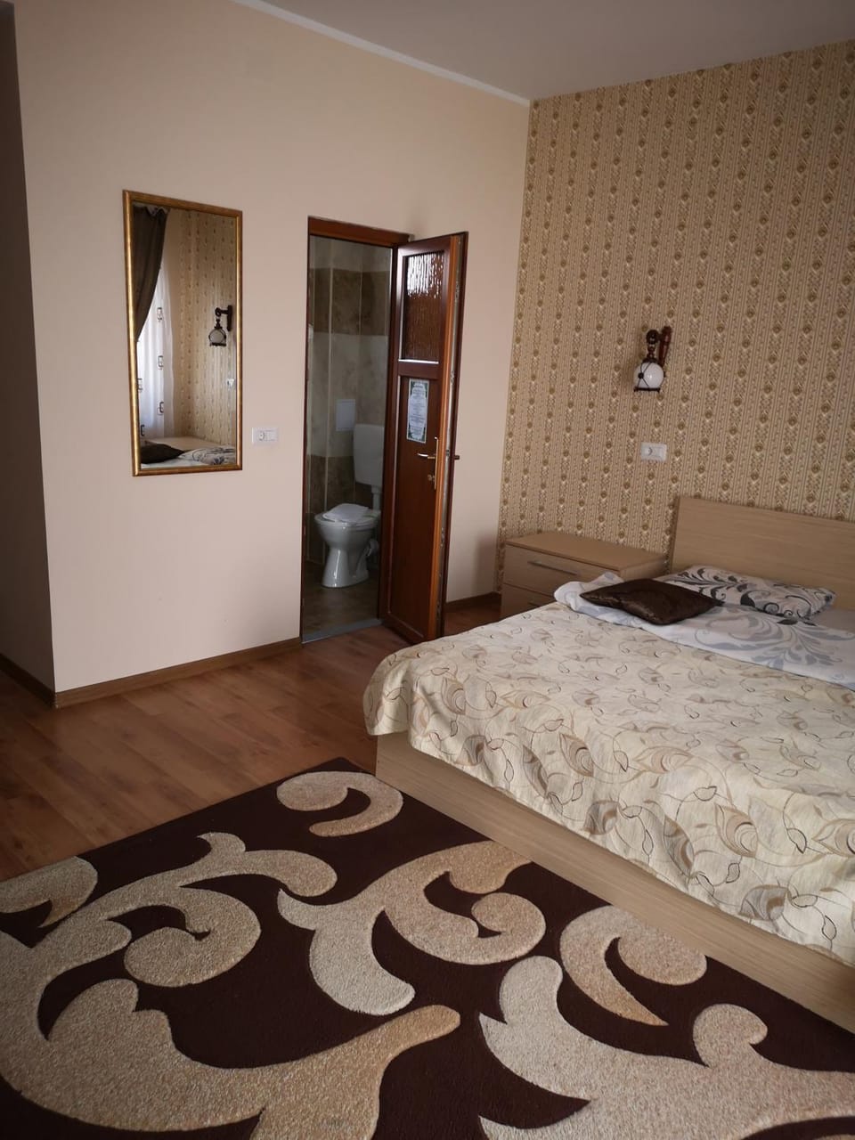 Bed, Photo of the whole room, Bedroom