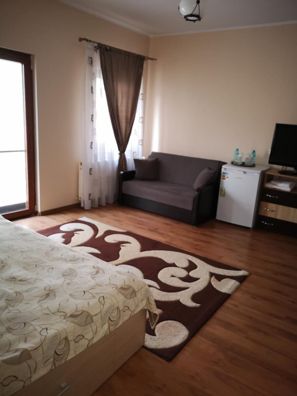 TV and multimedia, Living room, Photo of the whole room, Bedroom