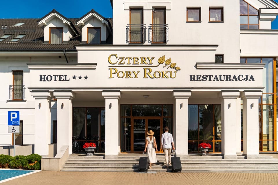 Hotel Cztery Pory Roku BUSINESS & SPA Hotel in Poland