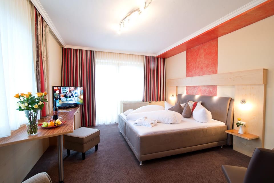 Photo of the whole room, Bedroom, towels