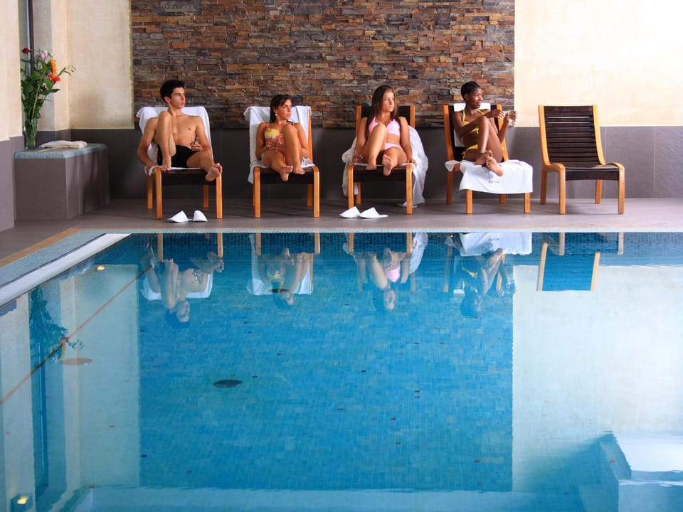 Swimming pool, Swimming pool