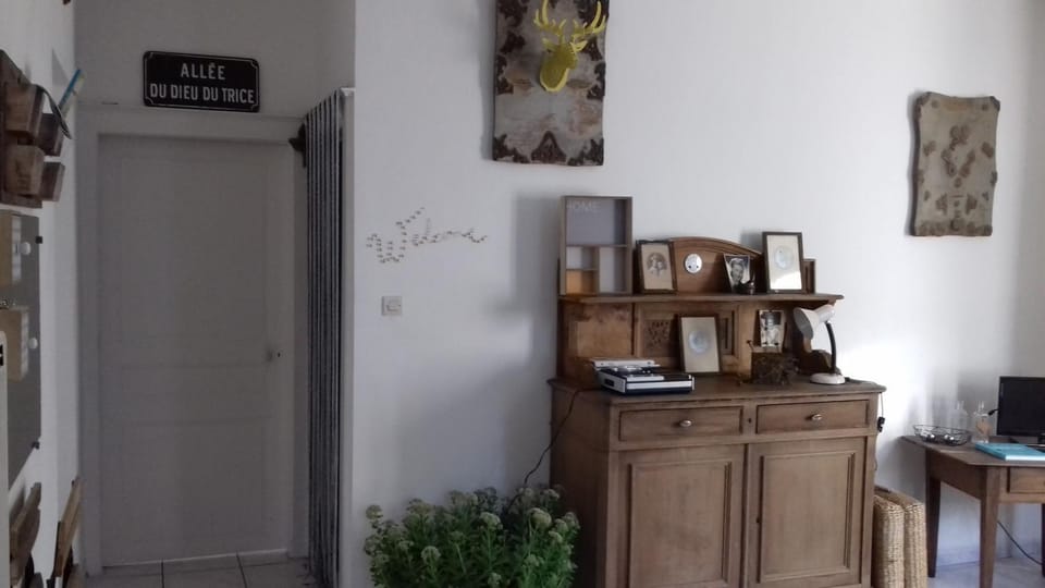 Living room, Decorative detail