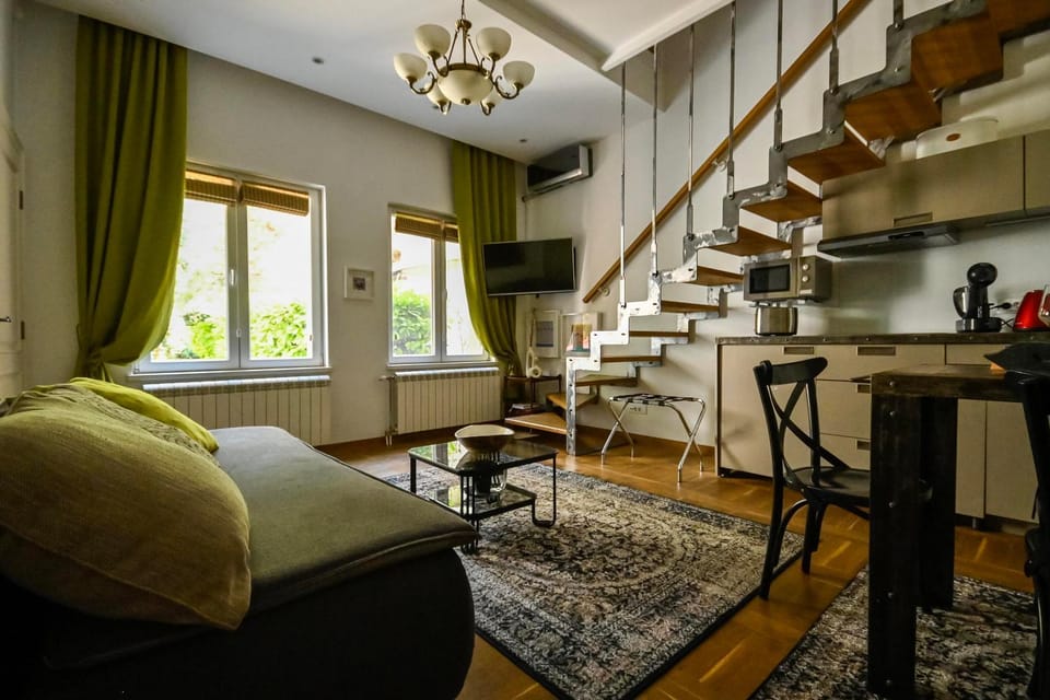 Living room, Photo of the whole room, Seating area