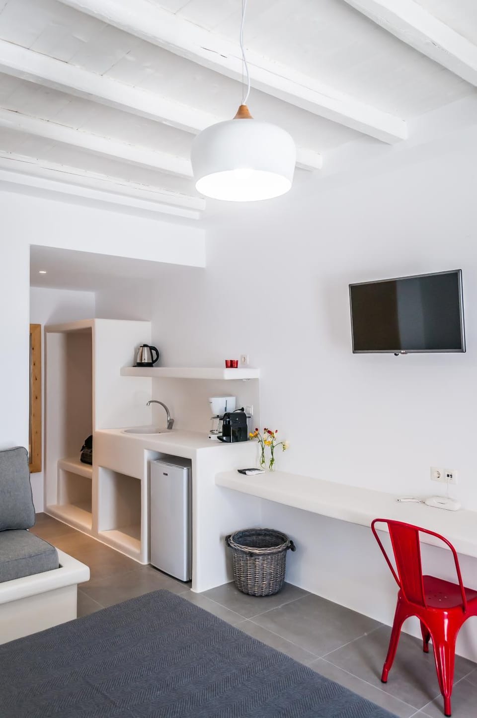 TV and multimedia, Coffee/tea facilities, Kitchen or kitchenette, Photo of the whole room
