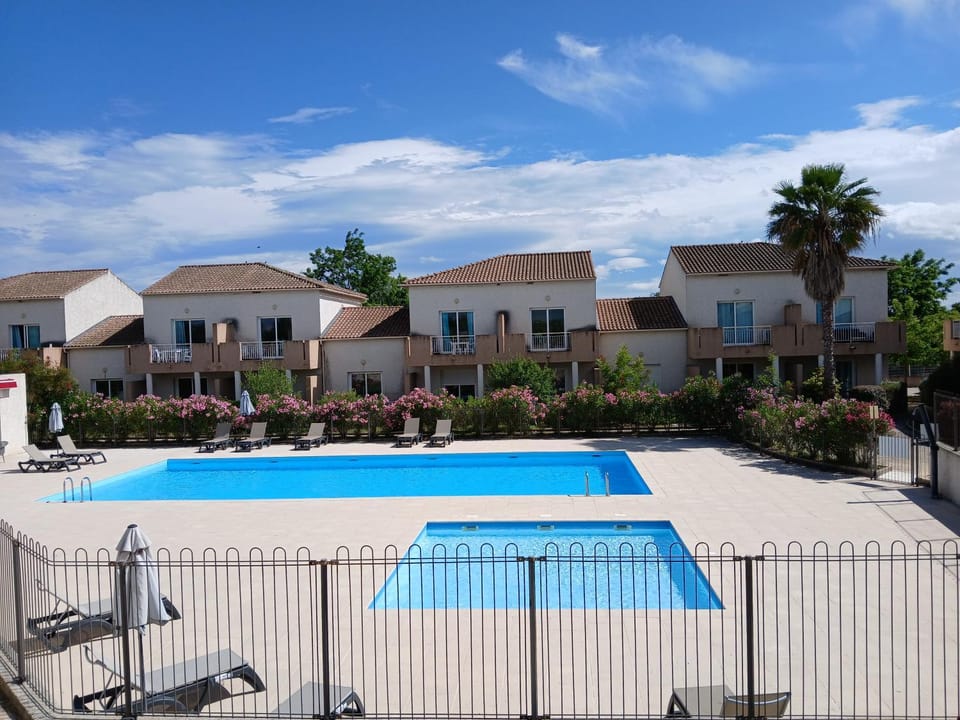 Pool view, Swimming pool
