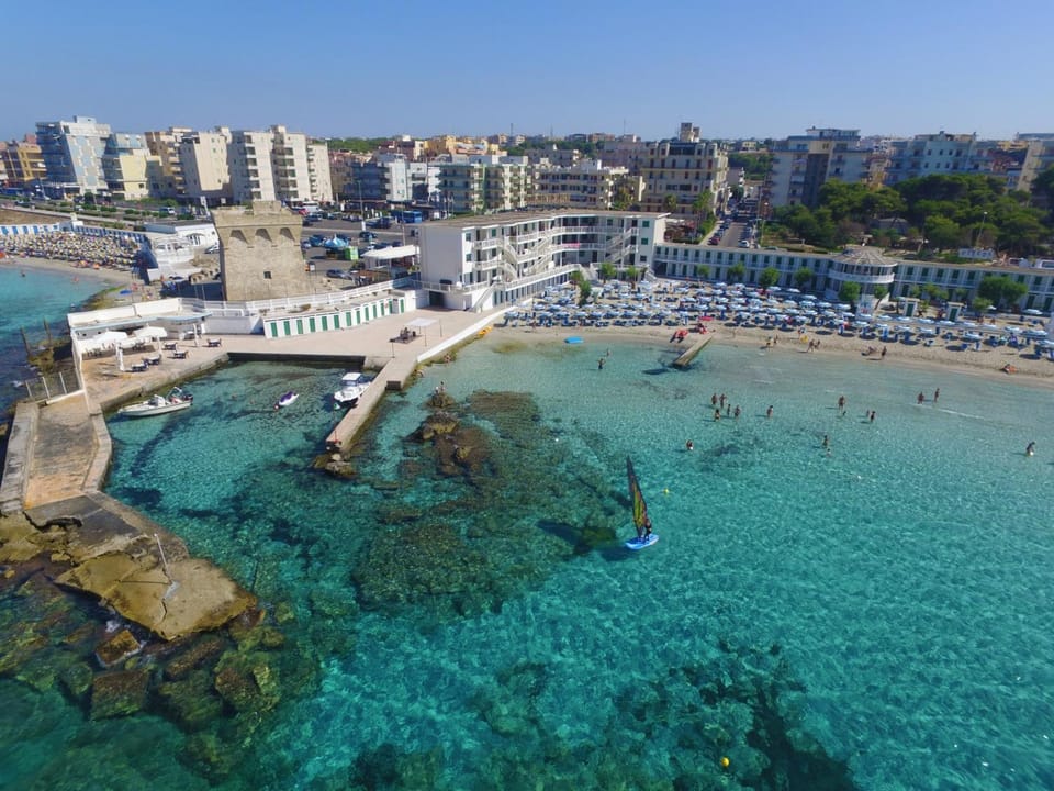 Nearby landmark, Neighbourhood, Natural landscape, Beach