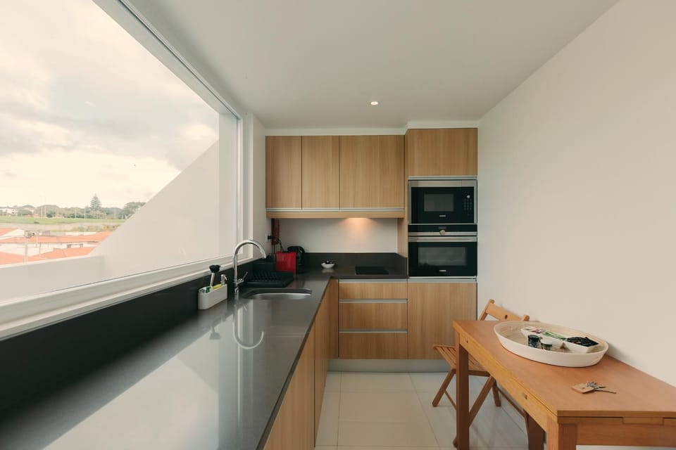Kitchen or kitchenette, Dining area, Meals, minibar, pet friendly, kitchen