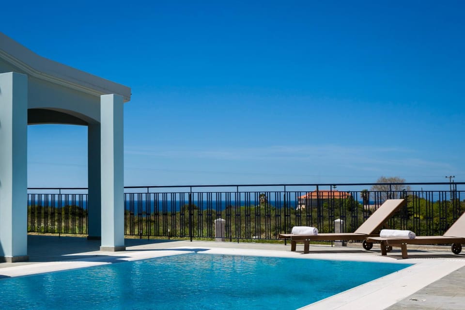 Patio, Day, View (from property/room), Swimming pool, sunbed
