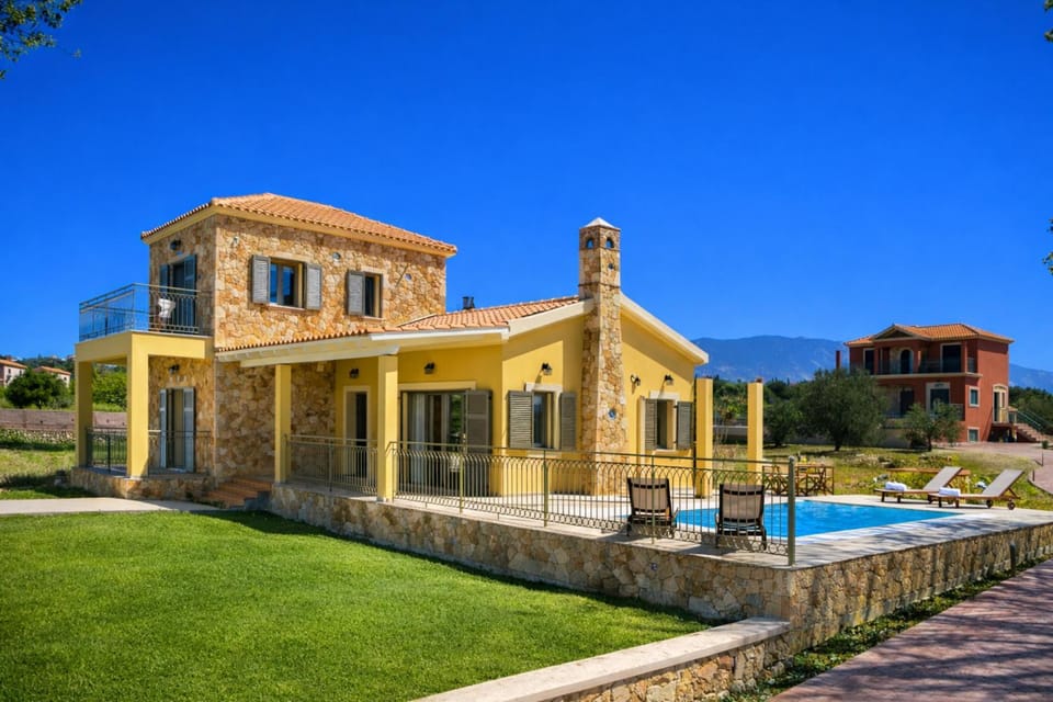 Property building, Day, Swimming pool, sunbed