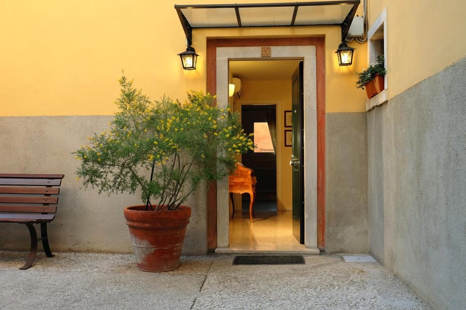 Facade/entrance, Garden, On site, Garden view, Area and facilities, Inner courtyard view
