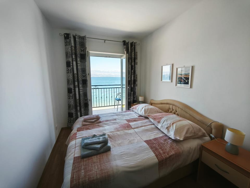 Bed, View (from property/room), Bedroom, Sea view