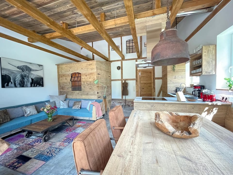 Communal lounge/ TV room, TV and multimedia, Kitchen or kitchenette, Living room