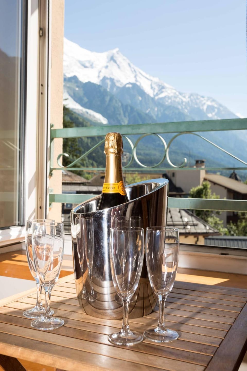 Balcony/Terrace, Mountain view