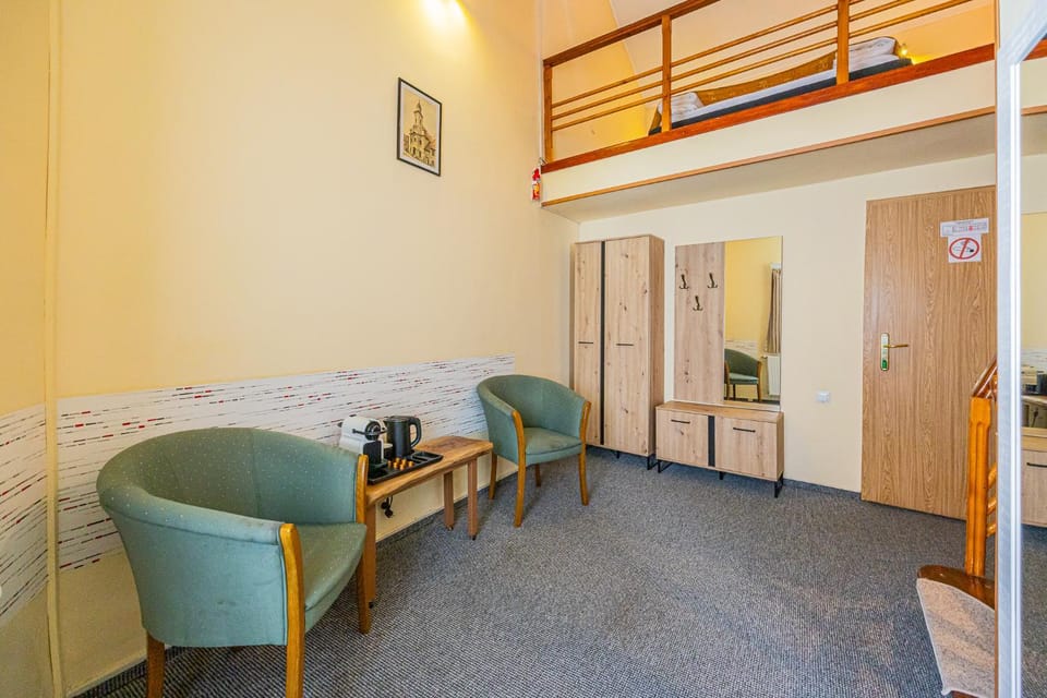 Bed, TV and multimedia, Photo of the whole room, Bedroom, hair dryier, internet, minibar, towels, wardrobe, air conditioner