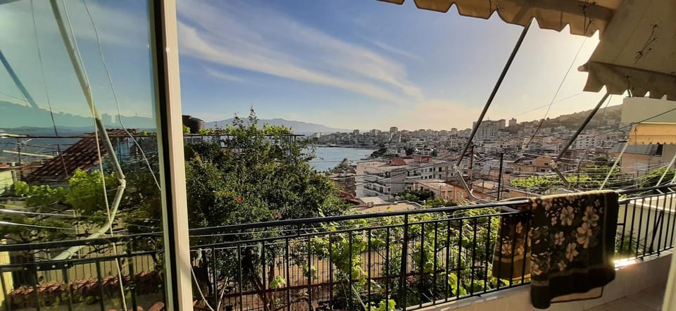 Balcony/Terrace, City view