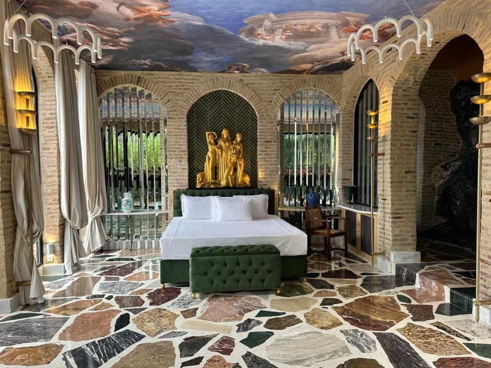 Bed, Photo of the whole room