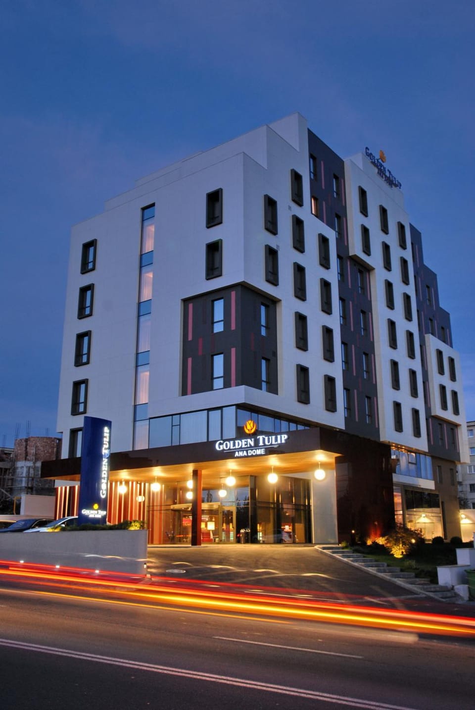 Facade/entrance, Night
