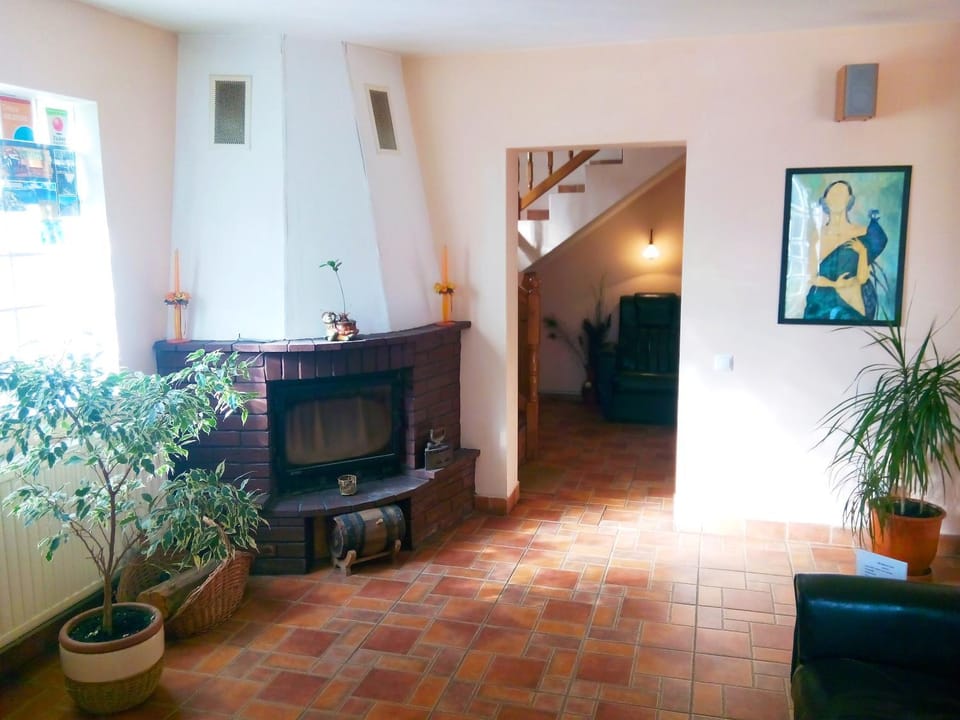Communal lounge/ TV room, Seating area