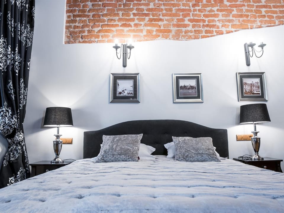 Bed, Photo of the whole room, Decorative detail