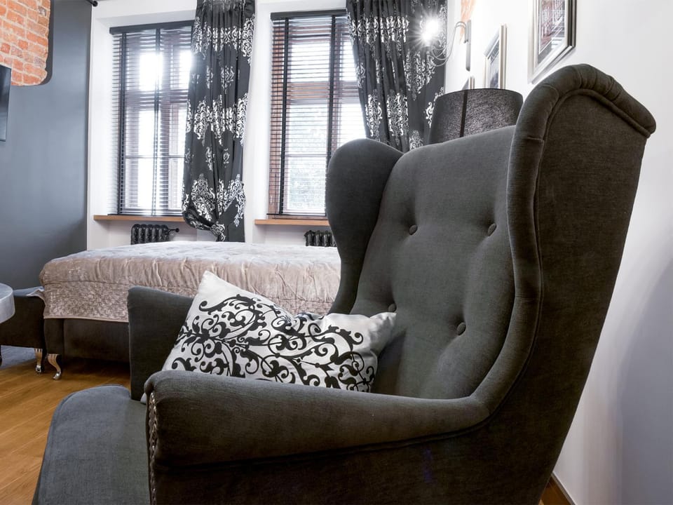Photo of the whole room, Decorative detail