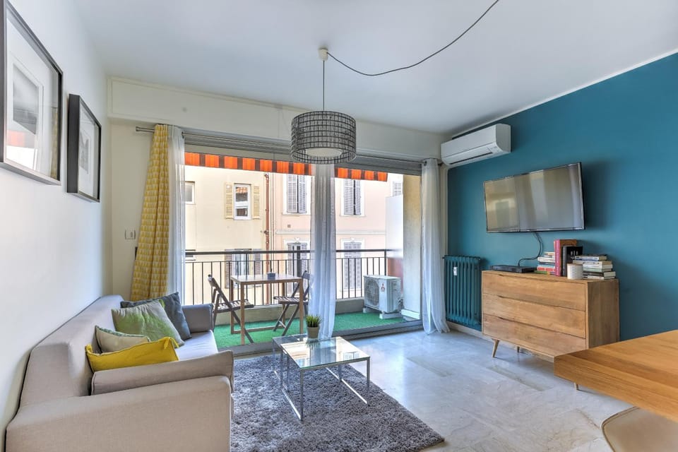 TV and multimedia, Balcony/Terrace, Kitchen or kitchenette, Seating area, Dining area