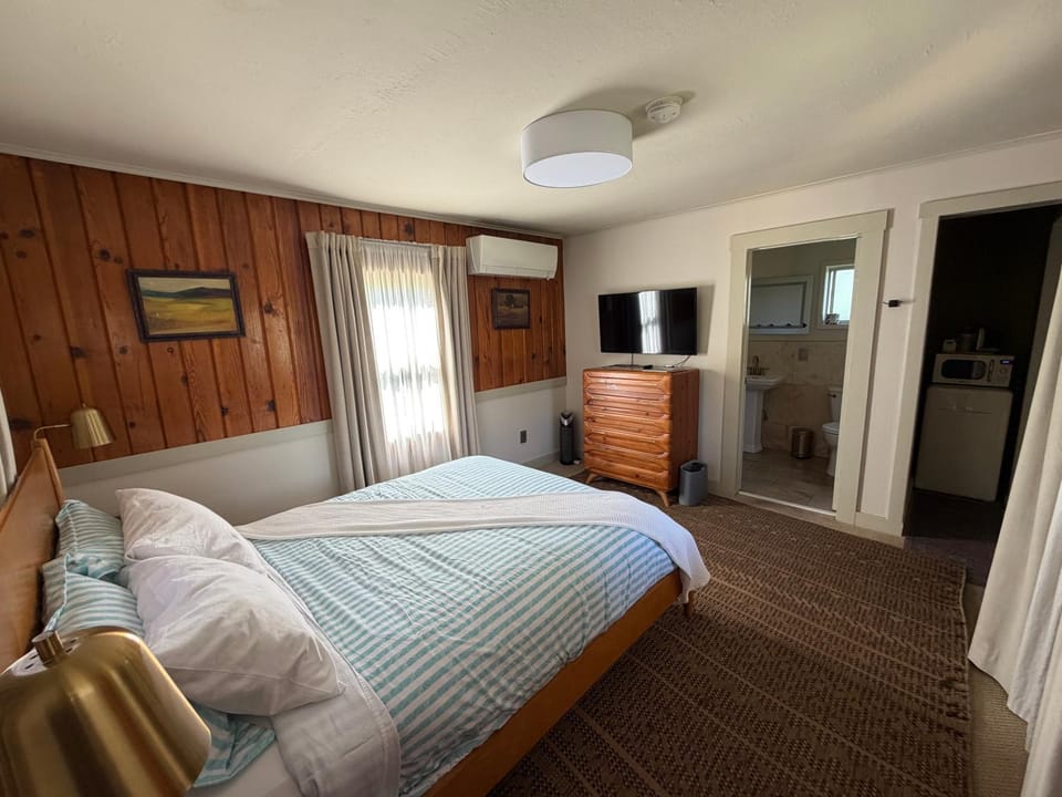 Priest Station Cafe & Cabins Cabin in Groveland