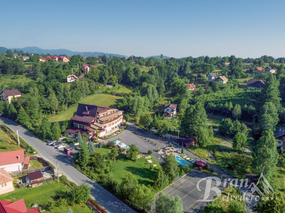 Property building, Restaurant/places to eat, Spring, Bird's eye view, Garden, View (from property/room), View (from property/room), Garden view, Garden view, Mountain view, Mountain view, Pool view, Pool view, Area and facilities, Swimming pool, Inner courtyard view