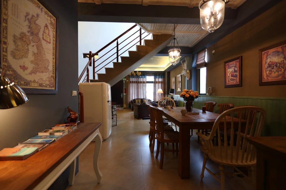 Communal lounge/ TV room, Decorative detail, On site