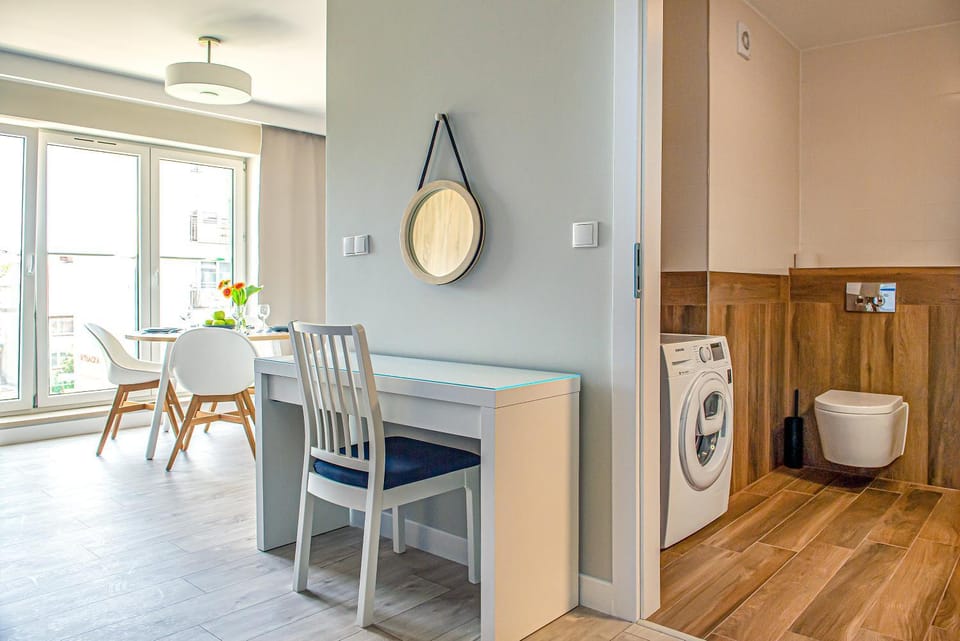 Bathroom, Dining area