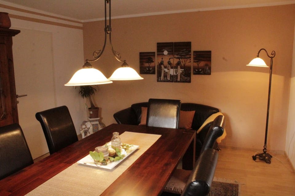 Living room, Photo of the whole room, Dining area