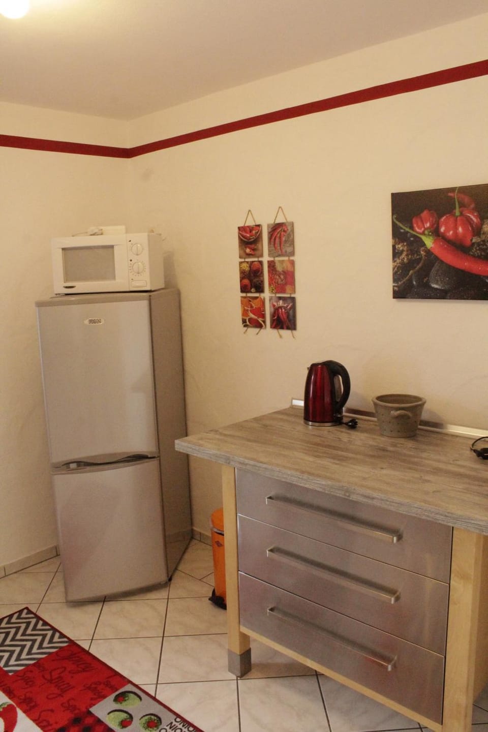 Kitchen or kitchenette, Photo of the whole room, Decorative detail