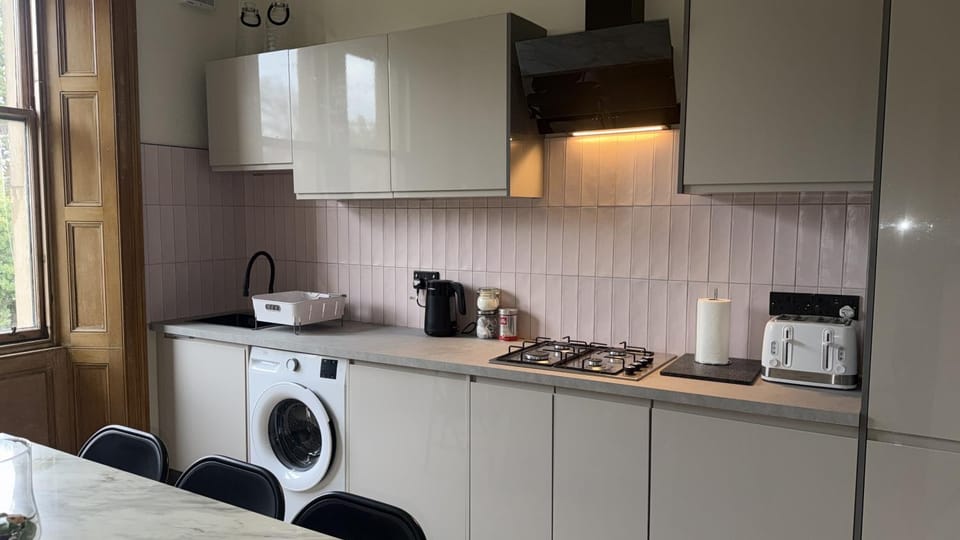 Coffee/tea facilities, Kitchen or kitchenette, dishwasher, washing machine