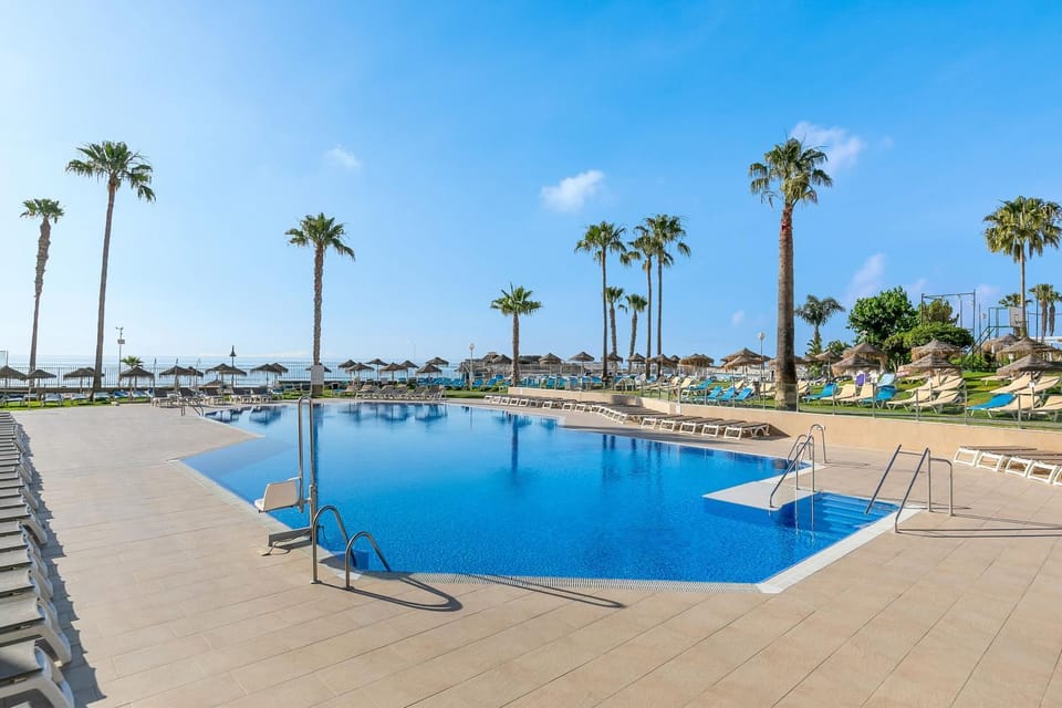 Activities, Garden, Balcony/Terrace, Beach, Sea view, Swimming pool, Entertainment