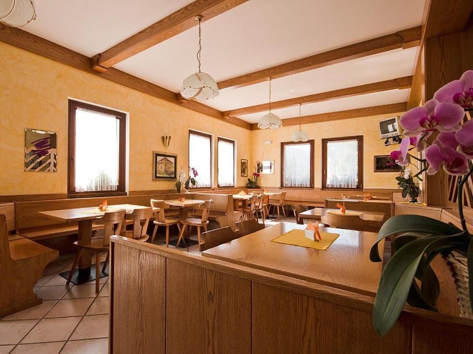 Restaurant/places to eat, Day