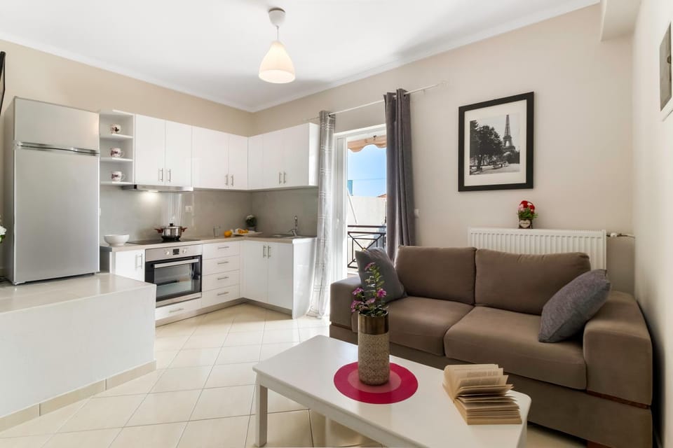 Kitchen or kitchenette, Living room, Seating area, stove