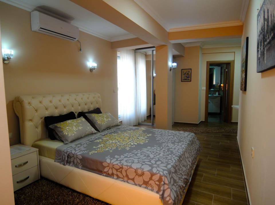 Bathroom, Balcony/Terrace