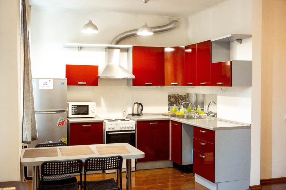 Kitchen or kitchenette, Dining area, oven, stove