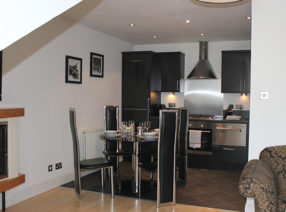 Coffee/tea facilities, Kitchen or kitchenette, Dining area