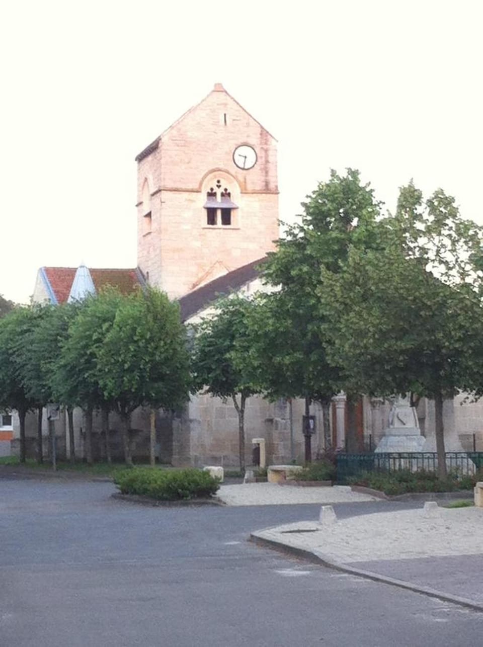 Nearby landmark, Neighbourhood