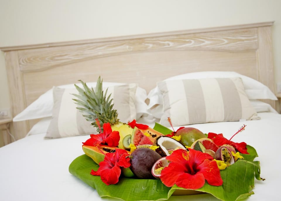 Staff, Staff, Spring, Bed, Food close-up, Day, People, Winter, Summer, Coffee/tea facilities, View (from property/room), View (from property/room), Food and drinks, Food and drinks, Other, Other, Photo of the whole room, Decorative detail, Decorative detail, Beach, Bedroom, Autumn, On site, Food, City view, Sea view, Shopping Area, Drinks, Alcoholic drinks, Non alcoholic drinks, Seasons, Time of day, Location, Family, Family