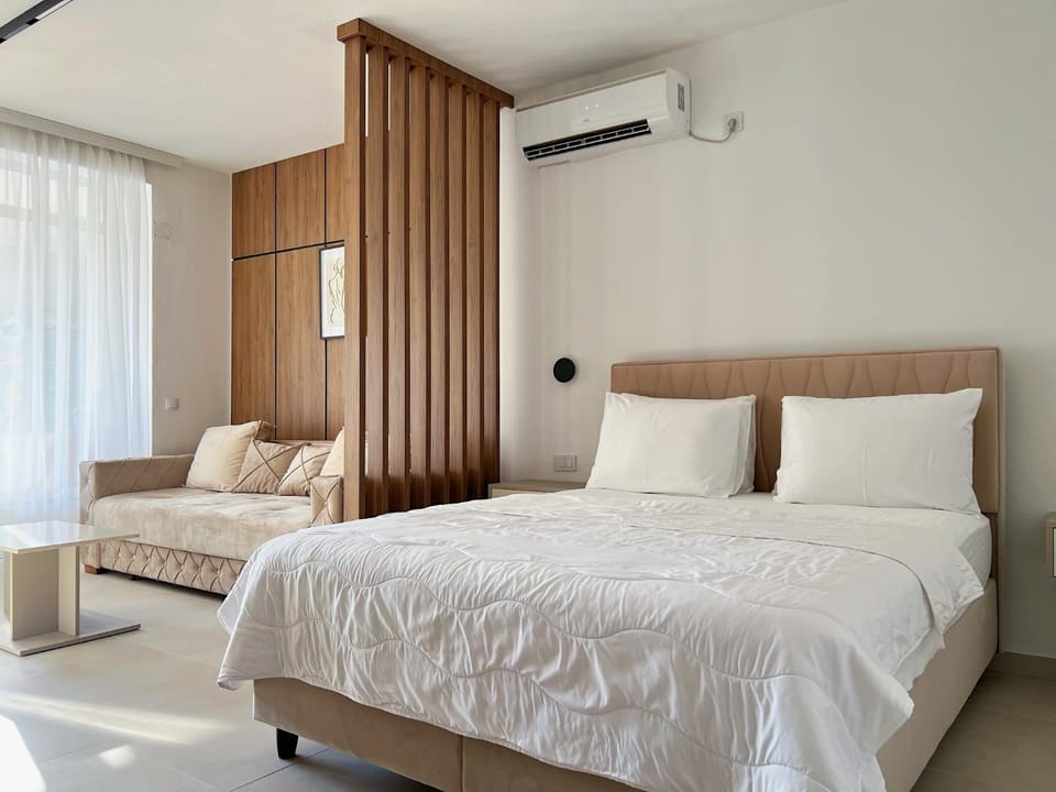 Bed, Photo of the whole room, Bedroom, air conditioner