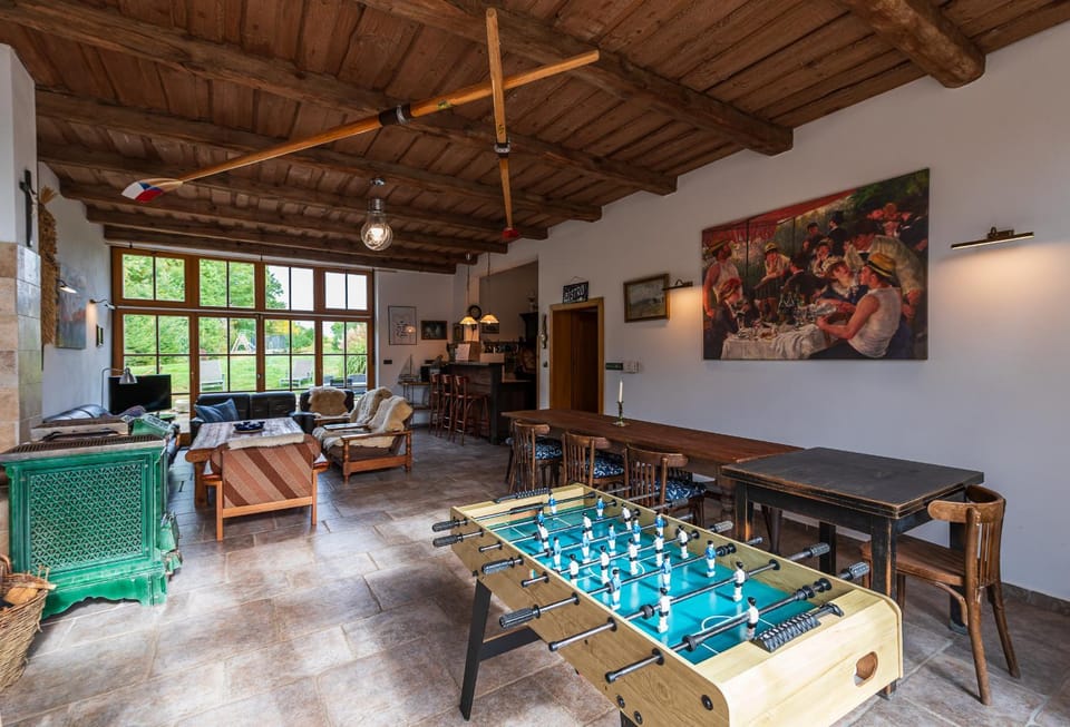 Communal lounge/ TV room