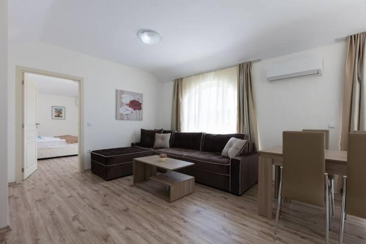 Zevs Residence Apartment in Nessebar